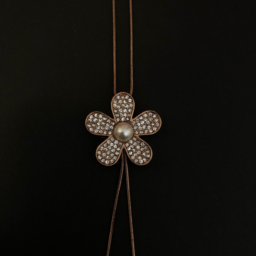 Flower elastic Rose Gold Necklace with Pearl